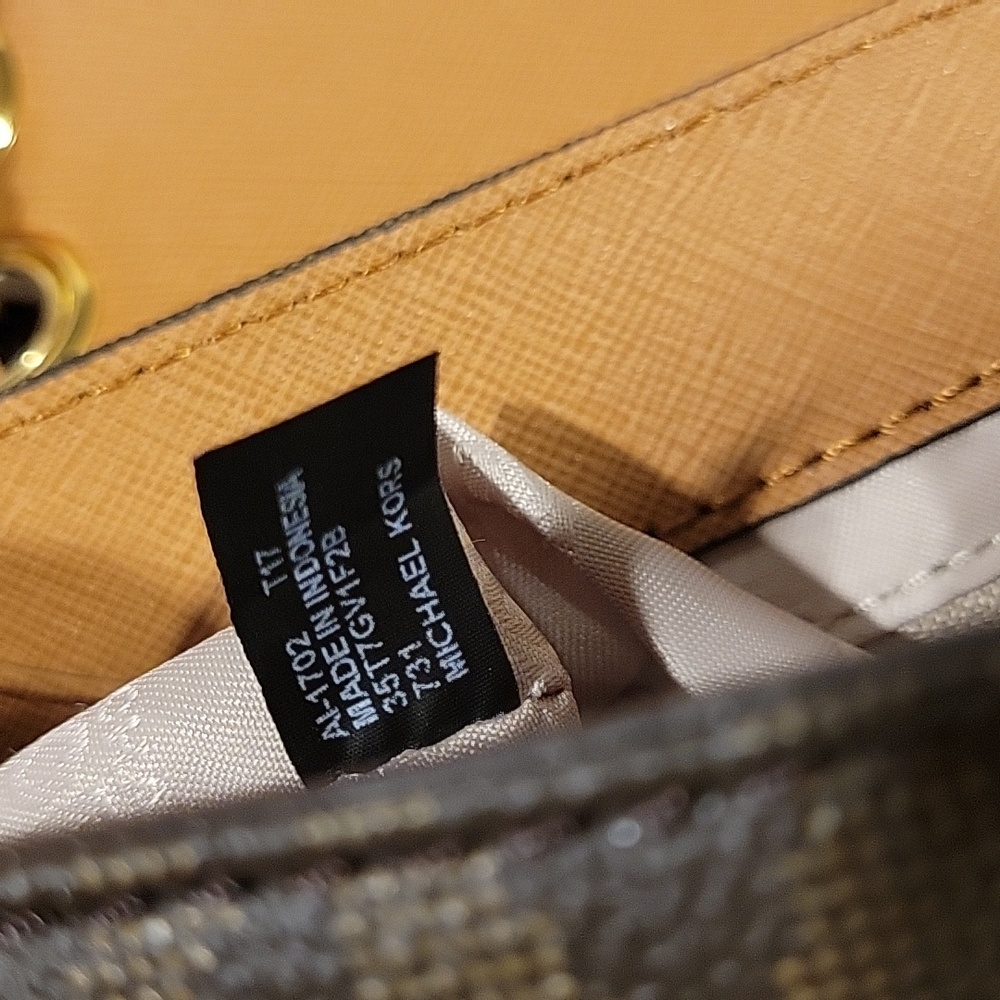 NWT Michael Kors Violet Vivian Shoulder Flap Women's Bag - Picture 10 of 11